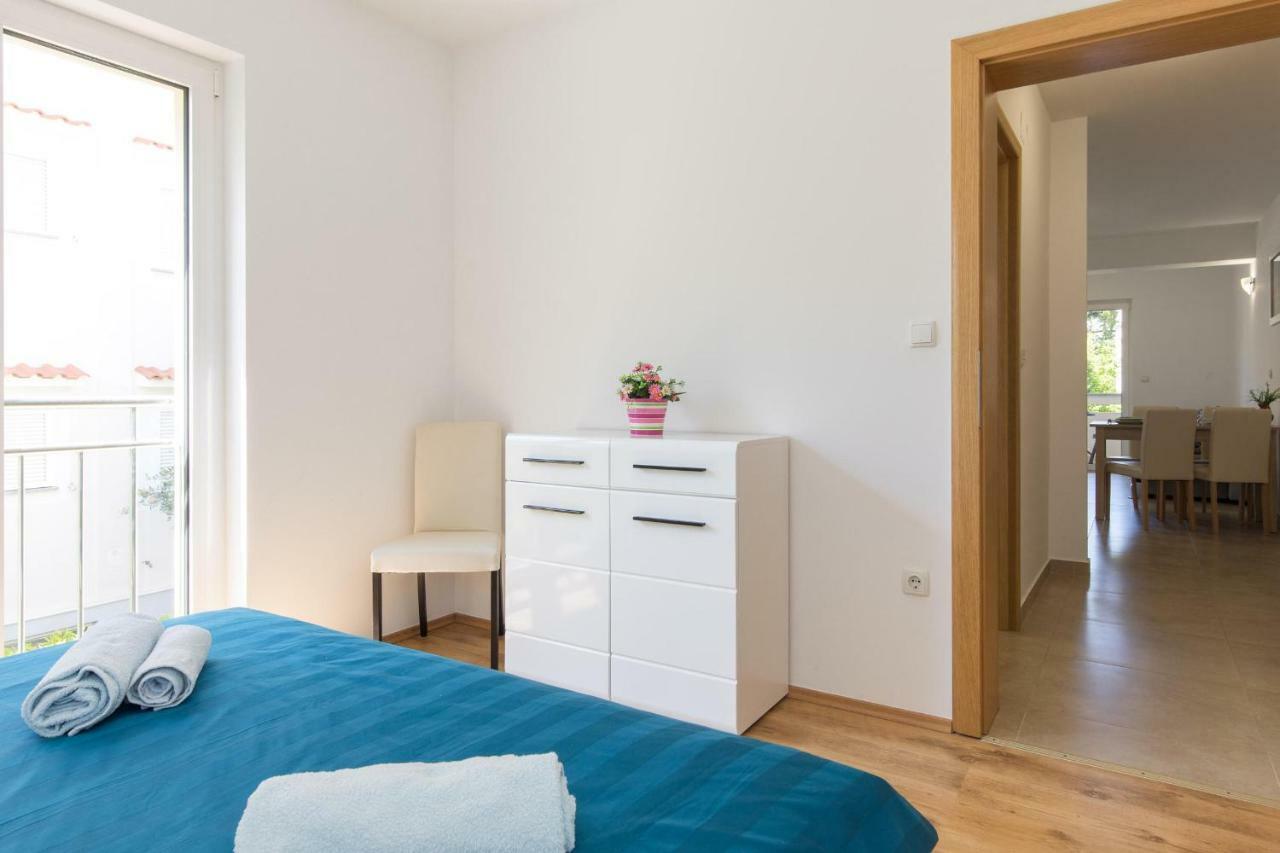 Apartments Nino Malinska Eksteriør bilde